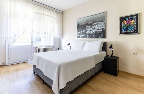 Moda Apartment | Spacious Flat w Balcony 3 min to Kadikoy Square