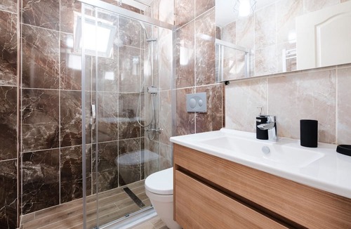 Mentese Apartment | Comfy Flat w Nature View Balcony in Mugla