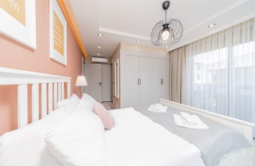Kadriye Apartment | Flat w Pool 15 min to Beach