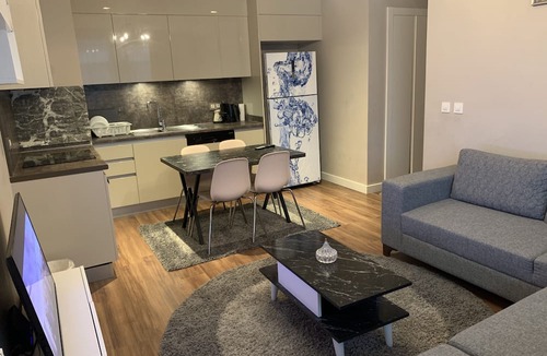 Zeytinburnu Apartment | Comfortable and near