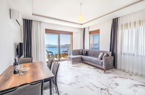 Kas House | Golden Rose Suit Pension