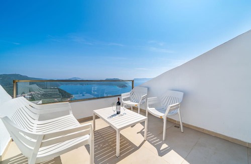 Kas House | Golden Rose Suit Pension
