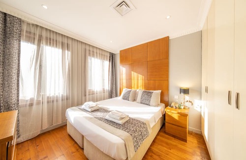 Besiktas Hotel | King Suits Hotel