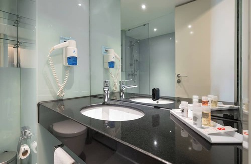 Bayrampasa Hotel | Ramada Encore by Wyndham Istanbul Bayrampasa