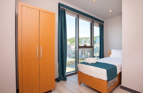 Yomra Hotel | Marina Green Suit Hotel