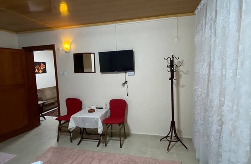 Karacasu House | Elmas Restaurant ve Pansiyon