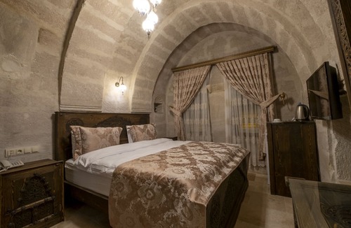 Cavusin Hotel | Underground Cave Suites