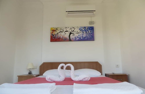 Dalyan City Center Villa | Villasevval-sleeps8-pool-bbq-ac-neartown