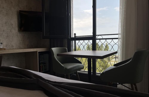 Arakli Hotel | Avni Bey Otel