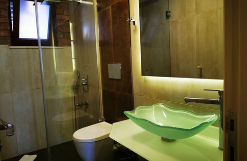 Balat Apartment | Apartment with balcony at balat