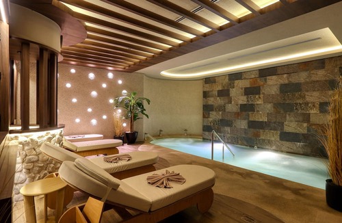Osmangazi Hotel | Almira Hotel Thermal Spa & Convention Center