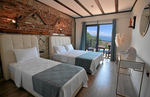 Altinoluk Hotel | Papazlikhan Hotel