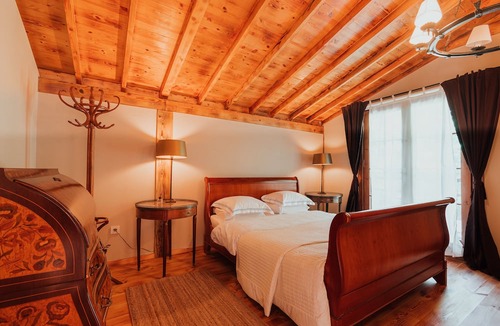 Orhangazi Hotel | The Lake House