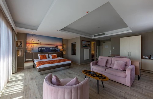 Moda Hotel | Riva's Moda