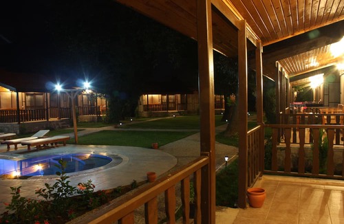 Yaniklar Hotel | Kerpic Evler