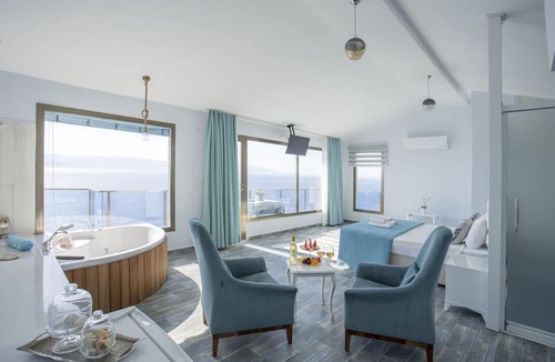 Cesme Hotel | Fener Hotel Cafe & Kahvalti