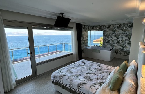 Cesme Hotel | Fener Hotel Cafe & Kahvalti