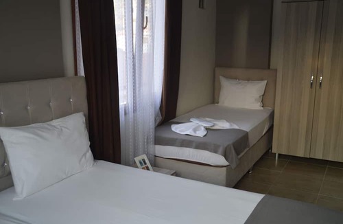 Altinoluk Hotel | Hotel Hugo