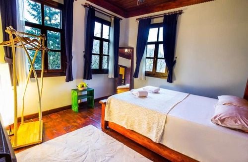 Akcaabat Villa | Şamlıoğlu Historical Mansion