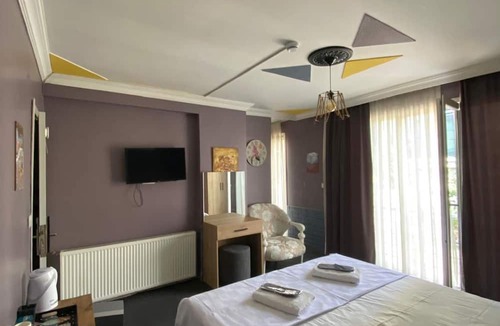 Pendik Cabin | Retro Suites