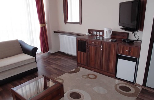 Tire Hotel | Otel Tirem