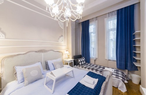 Galata Apartment | Galata Tower 7BRm 7Bath 2ktch 16pp