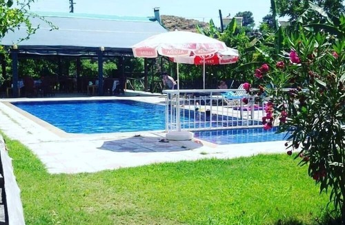 Yaniklar Hotel | Yesil Bahce Bungalow - Ahsap Evler