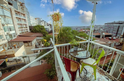 Harbiye Condo | Cozy & Bright Urban Home in Center