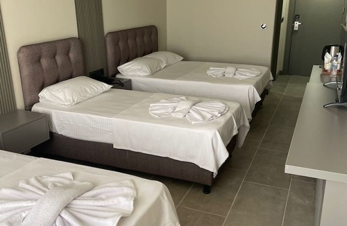 Akcay Bed & Breakfast | Grand Cennet Beach Hotel