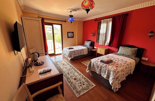 Camlık Bed & Breakfast | Efes Linden House