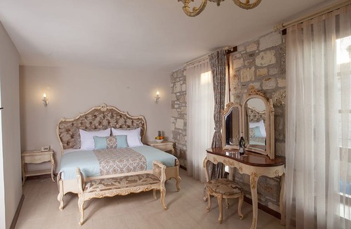 Yenifoca Hotel | La Petra Hotel - Special Class