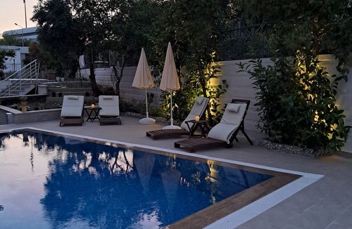 Side Hotel | Oregano Side