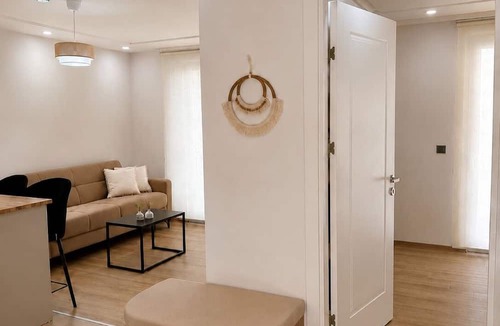 Side Hotel | Oregano Side