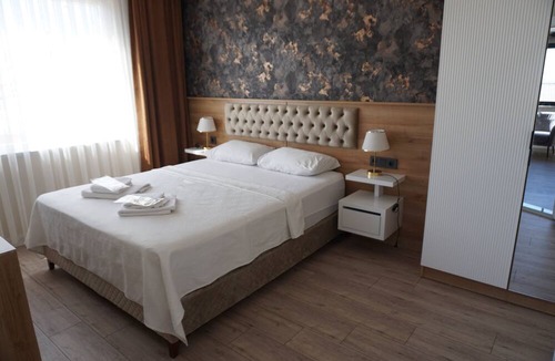 Altinoluk Hotel | Çam otel