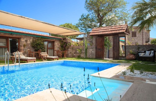 Ayvalik House | Hop Küçükköy