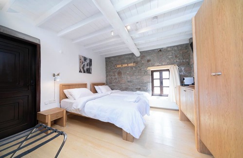 Behram Bed & Breakfast | Buyan Han