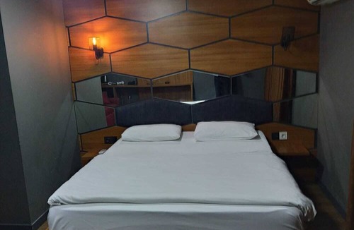 Moda Hotel | 216 F&B Suites