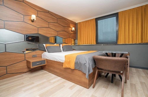 Moda Hotel | 216 F&B Suites