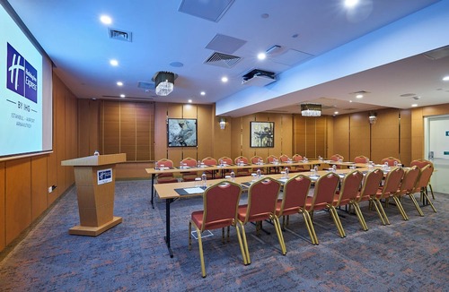Halkali Hotel | Holiday Inn Express Istanbul - Airport Arnavutkoy by IHG