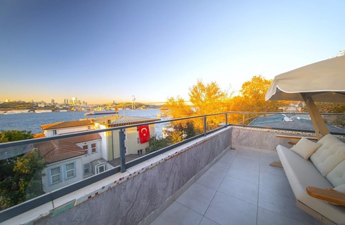 Uskudar House | Kuzguncuk View