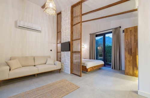 Karaoz Hotel | Rota Kilidonia Karaöz Suites&Villas