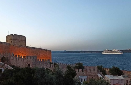 Kilitbahir Koyu Hotel | İlia Konak