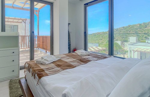 Bogazici Villa | Sea View House w Balcony 3 min to Beach in Milas