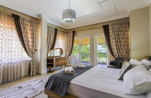 Demirtas Villa | Sea View Terrace Big Villa w Pool 5 min to Beach
