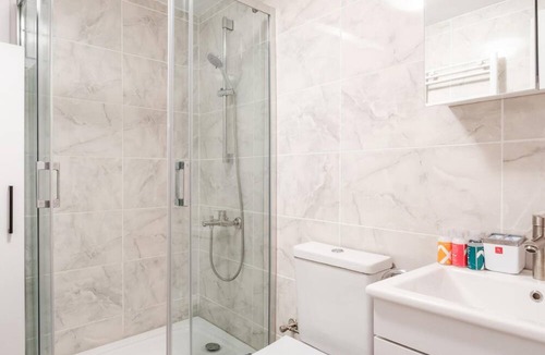Moda Apartment | Spacious Flat w Balcony 4 min to Kadikoy Square