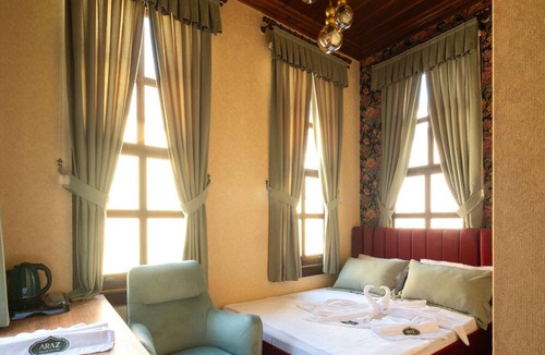 Mudanya Bed & Breakfast | Araz White House