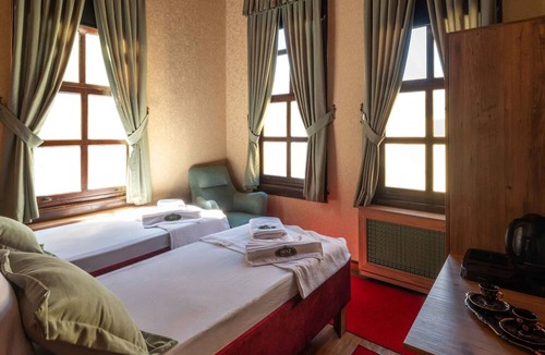 Mudanya Bed & Breakfast | Araz White House