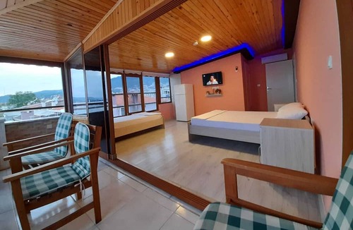 Altinoluk Hotel | Asmalı Hotel