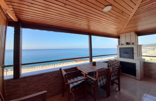 Altinoluk Hotel | Asmalı Hotel