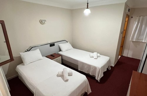 Altinoluk Hostel | Cam Cahithan